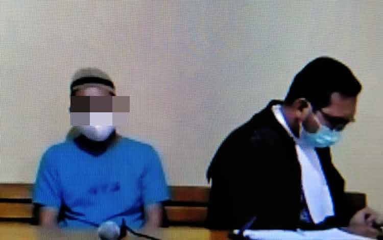 Suriansyah alias Asah terdakwa kasus sabu bersama penasihat hukumnya
