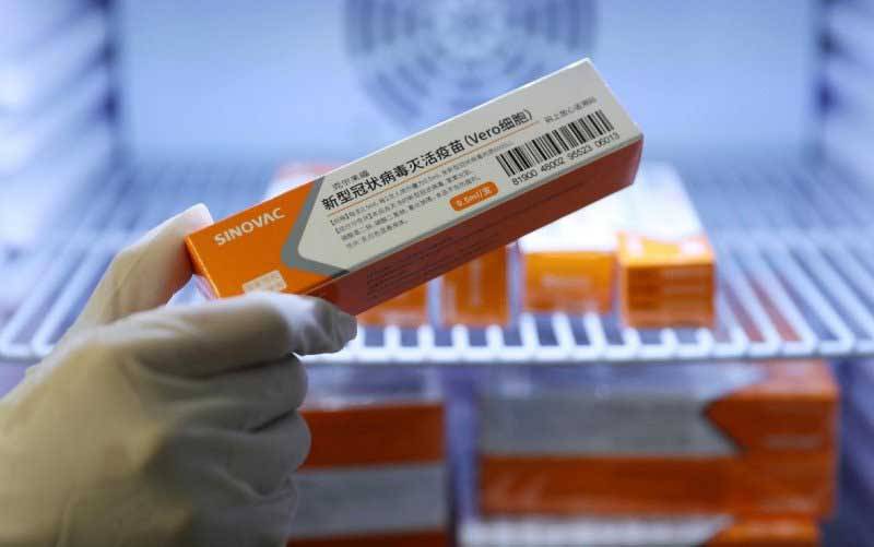 Kotak vaksin COVID-19 produksi perusahaan farmasi China, Sinovac, di Qingdao, Provinsi Shandong, China, 5 Januari 2021. (foto : China Daily via REUTERS)