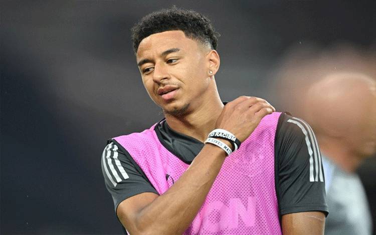 Gelandang Manchester United Jesse Lingard saat latihan untuk pertandingan perempatfinal Liga Europa melawan Copenhagen di Cologne Stadium, Jerman, pada 9 Agustus 2020. (AFP/SASCHA STEINBACH)