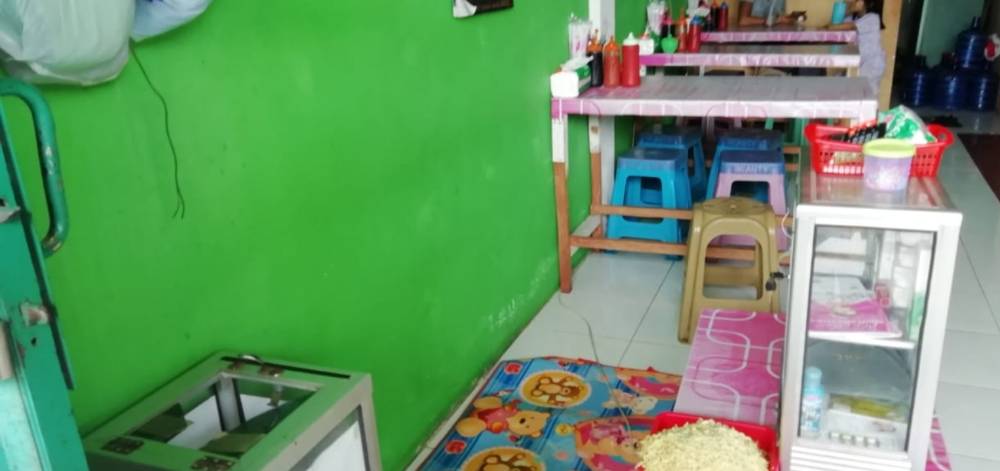 Kotak amal yang dicuri oleh maling di warung bakso.?