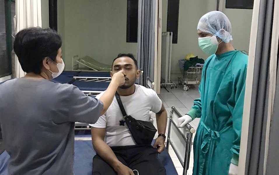 Terduga korban penganiayaan saat mendapat perawatan di RSUD Tamiang Layang.