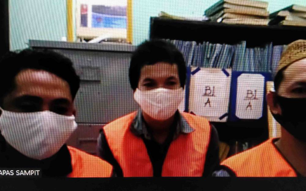 Nanto (37), Hermanto alias Manan (27) dan Batman (28) tersangka curi sawit
