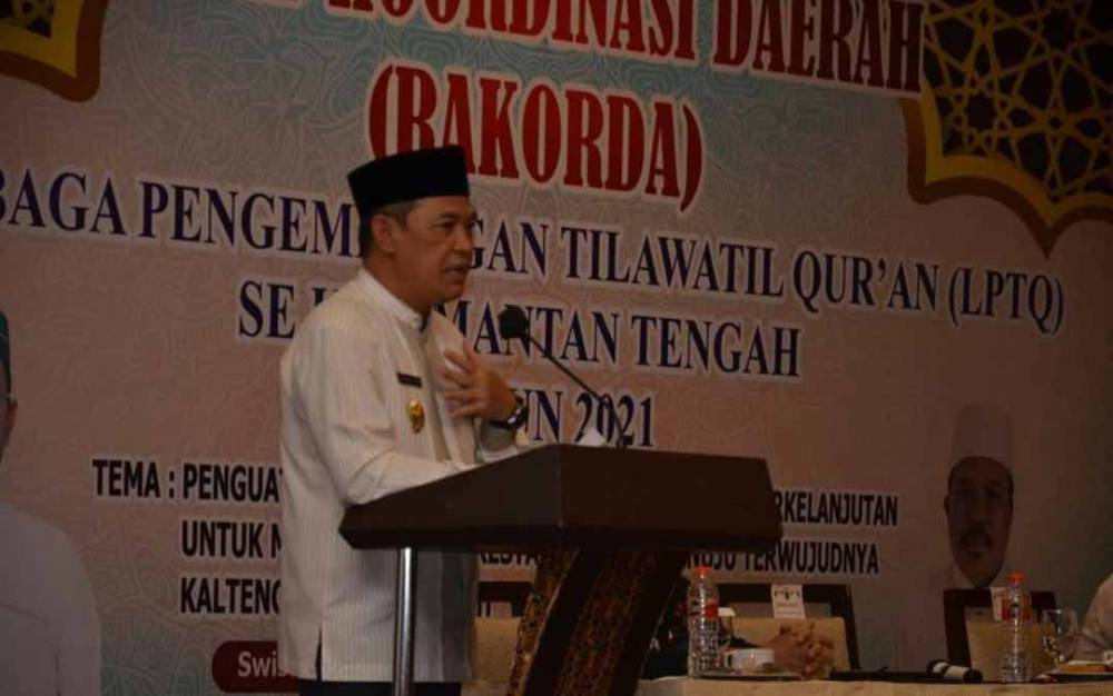 Sekda Kalteng, Fahrizal Fitri saat menyampaikan sambutannya pada Rakorda LPTQ Se-Kalteng Tahun 2021.