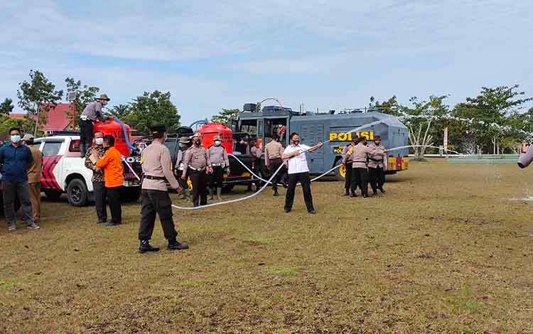 Pelaksanaan apel gelar personel dan sapras kesiapan menghadapi karhutla di Kabupaten Sukamara