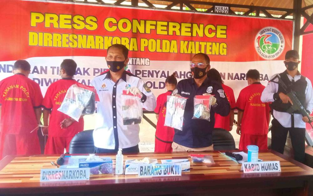 Ditresnarkoba Polda Kalteng menggelar press release.