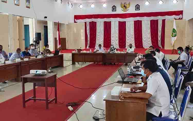 Foto : Kegiatan ekspos yang digelar Tim Fasilitasi Pembangunan Kebun Masyarakat (FPKM) PT SMG Desa Ajang dan Desa Laman Baru.