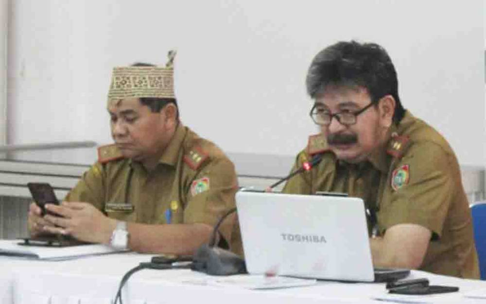 Kepala Dinas Pemberdayaan Perempuan Perlindungan Anak Pengendalian Penduduk dan Keluarga Berencana (P3APPKB) Kalimantan Tengah (Kalteng), Rian Tangkudung (kanan)