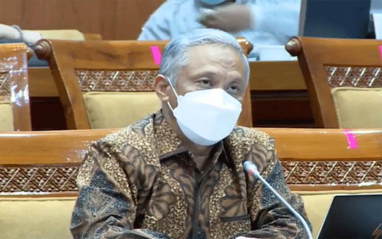 Direktur Jenderal Pendidikan Anak Usia Dini, Pendidikan Dasar dan Menengah (PAUD Dikdasmen) Kementerian Pendidikan dan Kebudayaan (Kemendikbud) Jumeri dalam Rapat Kerja Komisi X DPR di Jakarta, Kamis (18/3). (ANTARA/Indriani)