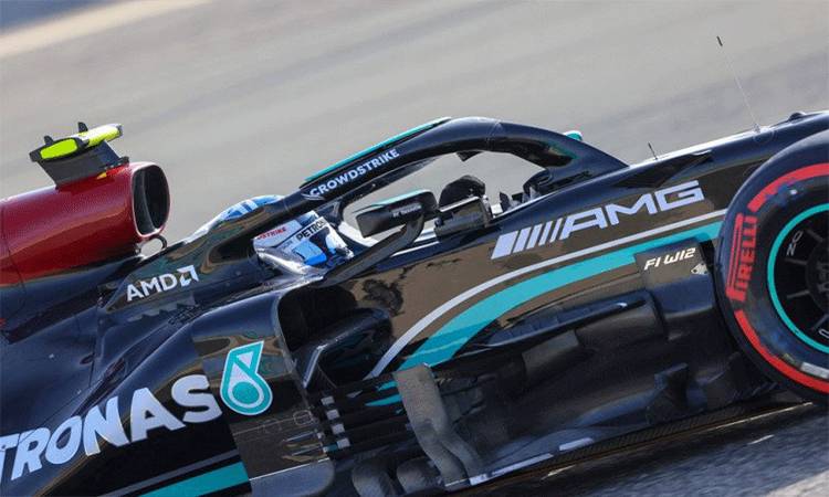 Pebalap tim Mercedes Valtteri Bottas di sesi latihan bebas ketiga Grand Prix Bahrain, Sirkuit Internasional Bahrain, Sakhir. (27/3/2021) (Giuseppe Cacace/AFP)