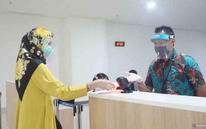 Pelayanan di Bandara Internasional Syamsudin Noor Banjarmasin dalam suasana pandemi COVID-19. (foto : ANTARA/Angkasapura)