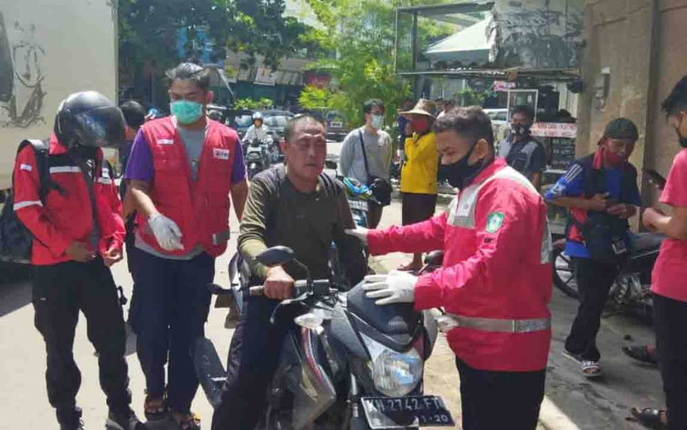 Seorang pria ditemukan kejang di Jalan Rahadi Usman