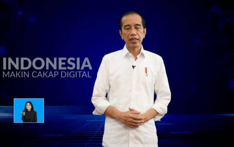 Tangkapan layar Presiden Joko Widodo meluncurkan Program Literasi Digital Nasional secara virtual dan disaksikan serentak oleh masyarakat di 34 Provinsi di Indonesia, Kamis (20/5/2021). (foto : ANTARA/Livia Kristianti)