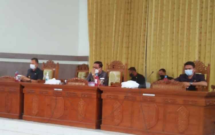 Suasana rapat paripurna di ruang sidang paripurna DPRD Kabupaten Gumas, Rabu, 18 Agustus 2021.
