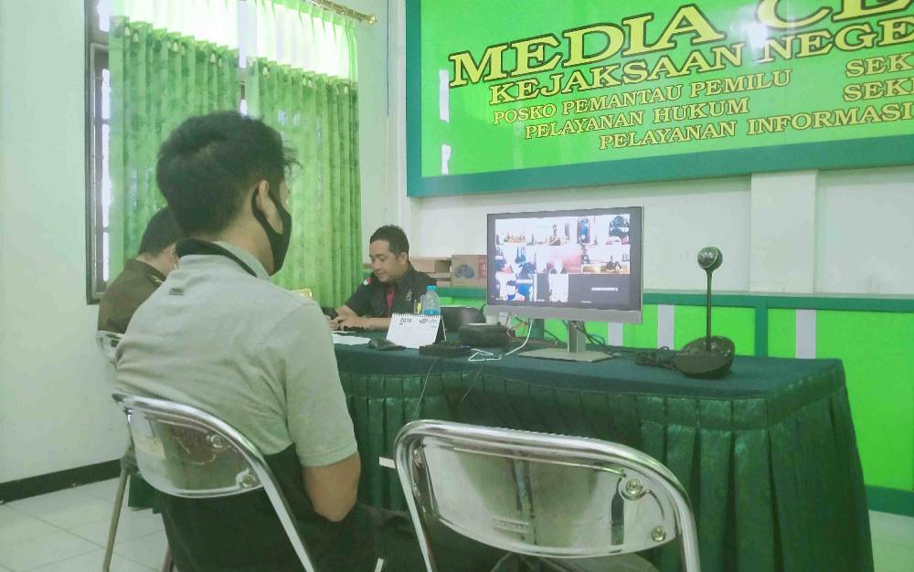 Saksi memberikan keterangan dalam perkara Endro Saptono, terdakwa kasus penganiayaan.