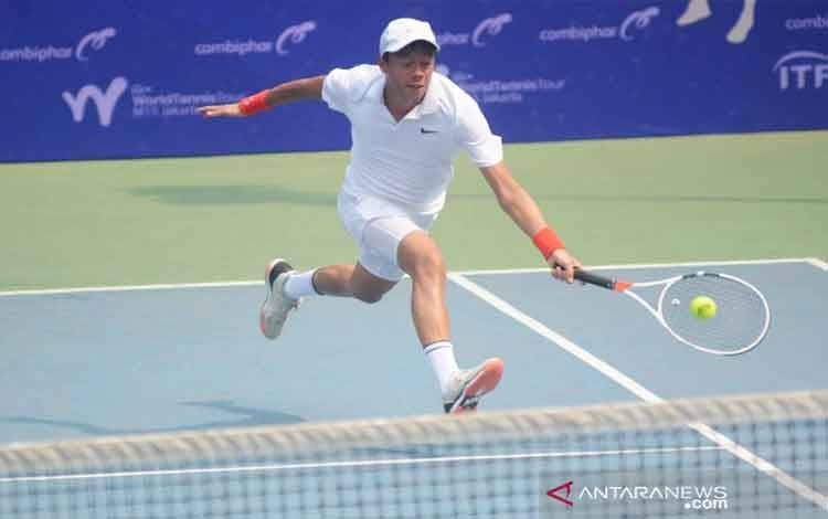 Petenis Indonesia Justin Barki saat tampil dalam kejuaraan Combiphar Tennis Open 2019 pekan kedua di Hotel Sultan, Jakarta, Rabu (14/8/2019). ANTARA/HO-PB-PELTI/aa. (Dokumentasi Pelti)