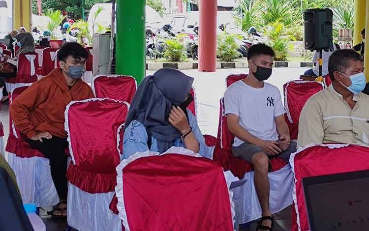 Pelaksanaan vaksinasi massal di Kota Palangka Raya beberapa waktu lalu
