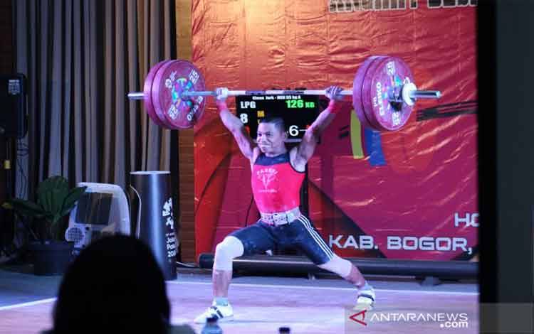 Lifter asal Lampung Muhammad Husni beraksi di Kejuaraan Nasional Angkat Besi Remaja dan Junior 2021 di Bogor, Jawa Barat. ANTARA/HO-Dokumentasi PABSI.