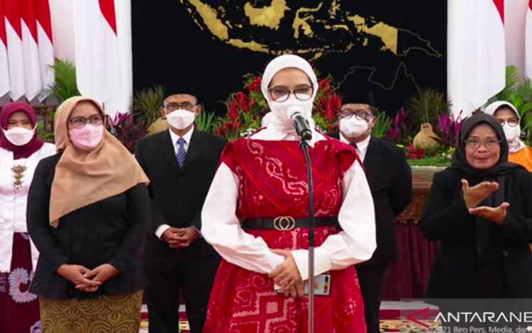 Staf Khusus (Stafsus) Presiden Angkie Yudistia di Istana Negara, Jakarta, Rabu (1/12), usai Presiden Joko Widodo (Jokowi) melantik tujuh Komisioner Komisi Nasional Disabilitas