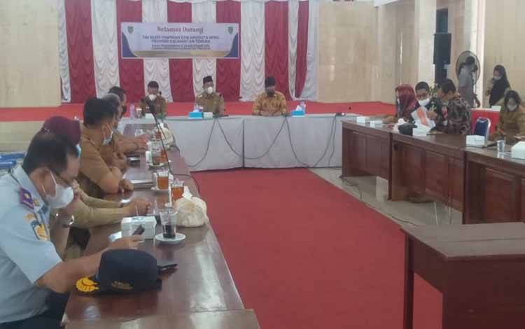 Pemkab Sukamara saat melakukan diskusi bersama anggota DPRD Dapil III Provinsi Kalimantan Tengah