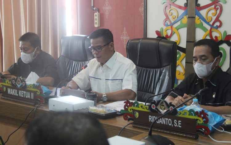 Paripurna penutupan masa sidang I dan pembukaan masa sidang II 2021/2022 DPRD Palangka Raya