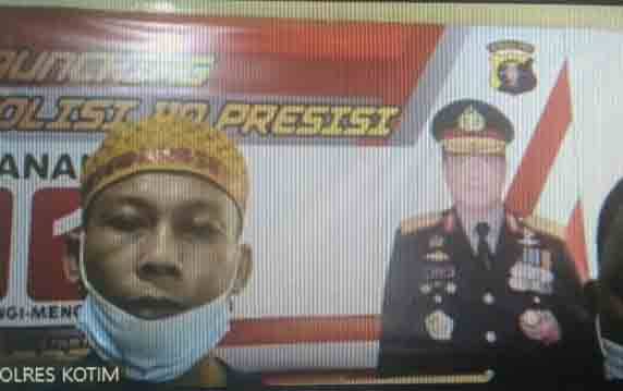 M Juanda alias Wanda terdakwa kasus sabu saat diperiksa jaksa.