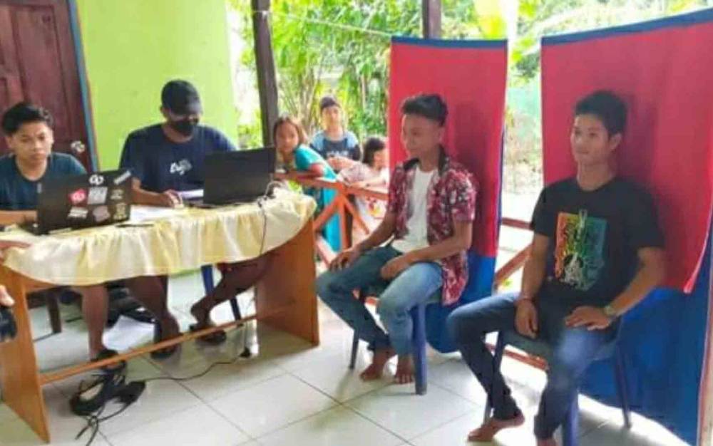 Dinas Dukcapil Kabupaten Kapuas saat jalankan program jemput bola di wilayah Kecamatan Mantangai