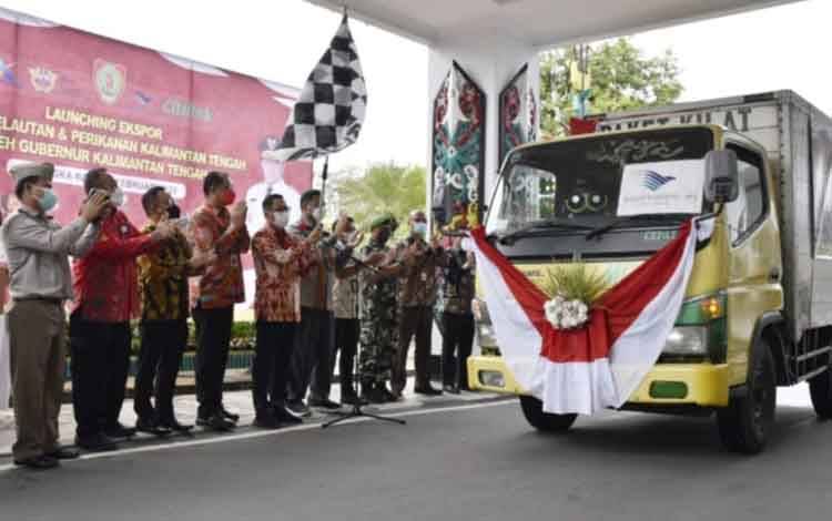 Pelepasan Ekspor Produk Kelautan dan Perikanan di halaman kantor gubernur Kalteng