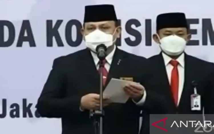 Ketua KPK Firli Bahuri saat acara pelantikan 55 jaksa baru di Gedung Juang Merah Putih KPK, Jakarta, Senin (21/2/2022) yang disiarkan melalui kanal YouTube KPK