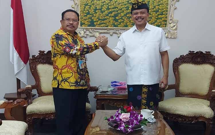 Pj Sekda Kalteng, Nuryakin bersilahturahmi dengan Sekda Provinsi Bali Dewa Made Indra