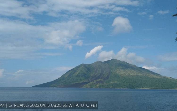 Status Gunung Ruang, Kabupaten Kepulauan Sitaro, Sulawesi Utara dinaikkan dari normal (level I) menjadi waspada (level II) setelah terjadi peningkatan gempa vulkanik. ANTARA/HO-PVMBG (1)