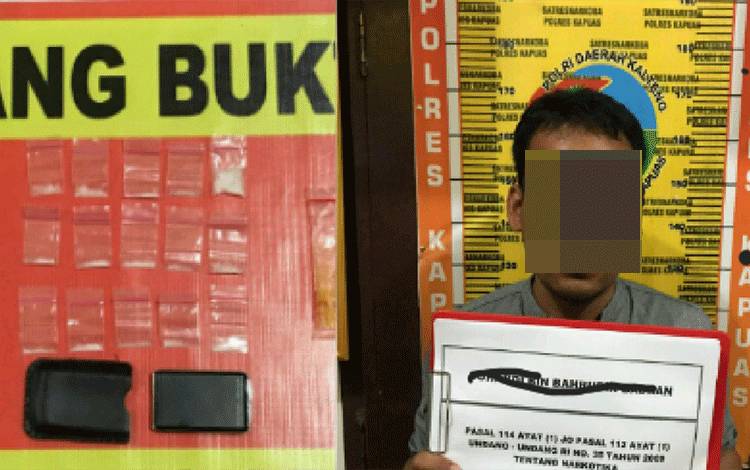 Terduga pelaku kasus sabu dan barang bukti diamankan Satresnarkoba Polres Kapuas