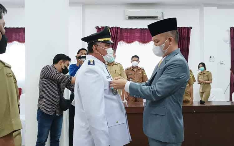 Bupati Gunung Mas melantik Penyang D Masal sebagai Camat Rungan pada Selasa, 10 Mei 2022