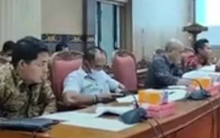Rapat Bapemperda DPRD Kotim