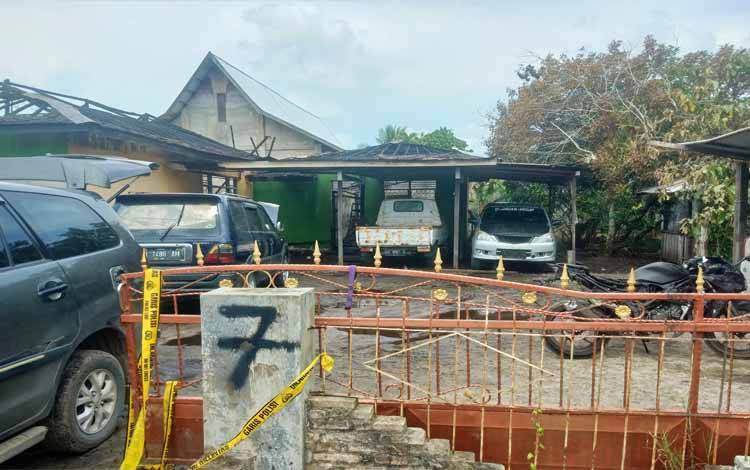 Kebakaran sebuah rumah di Jalan Nyai Rendem juga ikut menghanguskan 7 kendaraan
