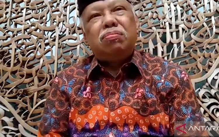 Guru Besar Universitas Islam Negeri (UIN) Syarif Hidayatullah Jakarta Azyumardi Azra dalam diskusi virtual bertajuk "Pemberantasan Korupsi hingga Disorientasi Partai Politik, Masyarakat Sipil, dan Pendidikan Tinggi dalam Berdemokrasi" yang diunggah di kanal YouTube Kemitraan Indonesia, dipantau dari Jakarta, Selasa (1/2/2022)