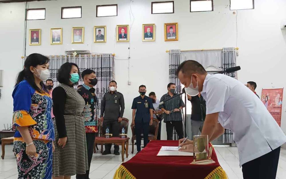 Bupati Gunung Mas kukuhkan pengurus Forum Kabupaten Gunung Mas Sehat pada Rabu, 18 Mei 2022