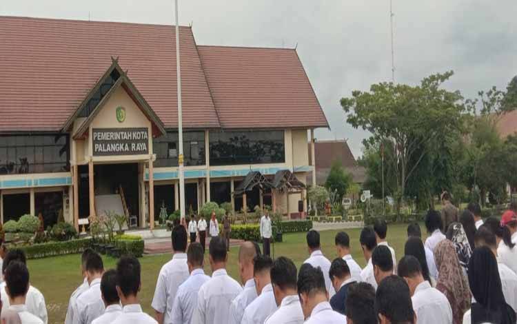 Pegawai Honorer Pemko Palangka Raya saat mengikuti apel gabungan