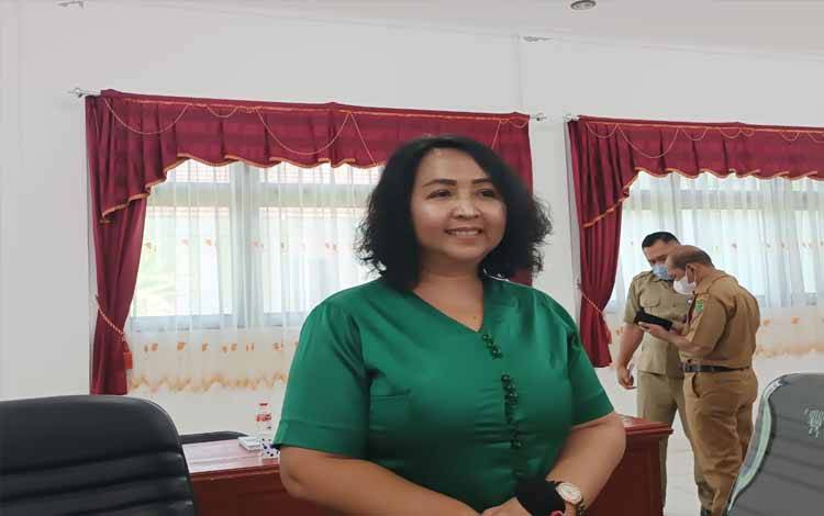 Ketua Komisi III DPRD Kabupaten Gunung Mas Iceu Purnamasari