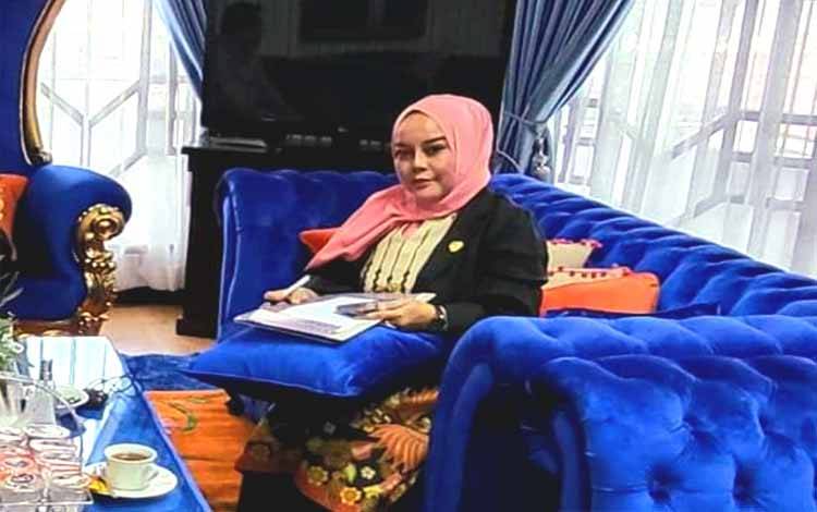 Wakil Ketua III DPRD Kalteng, Faridawaty Darland Atjeh