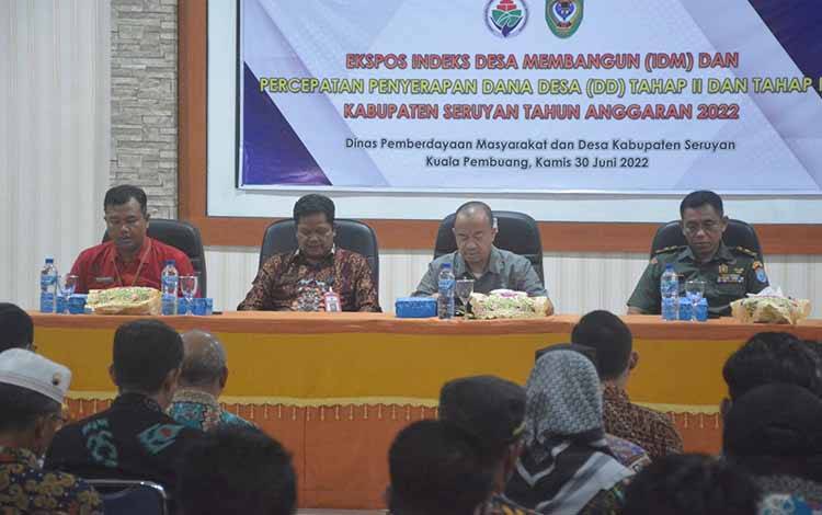 Bupati Seruyan Yulhaidir saat kegiatan Ekspos Indeks Desa Membangun (IDM) dan Percepatan Penyerapan Dana Desa (DD) Tahap II dan Tahap III Kabupaten Seruyan Tahun Anggaran 2022