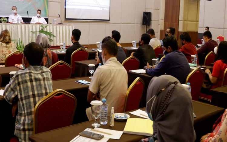 Pelatihan RKL dan RPL bagi pelaku usaha di Palangka Raya. (FOTO: DLH PALANGKA RAYA)