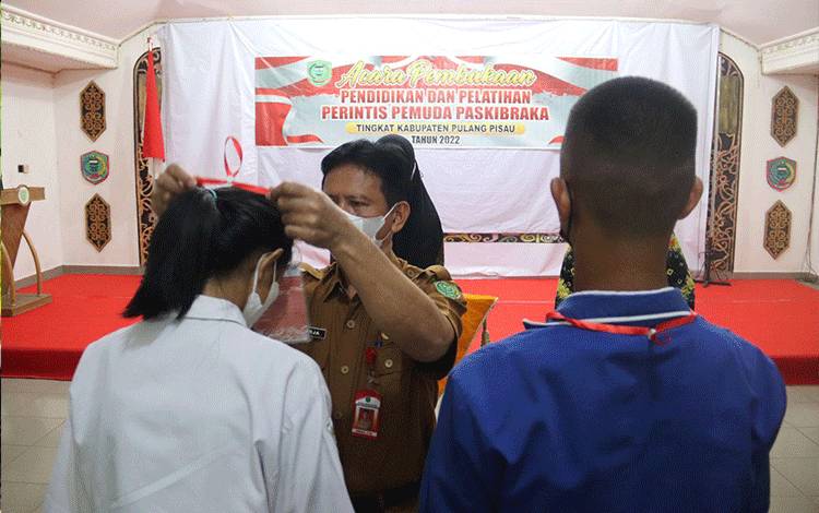 Pembukaan kegiatan pendidikan dan pelatihan calon perintis pemuda paskibra Pulang Pisau 2022.