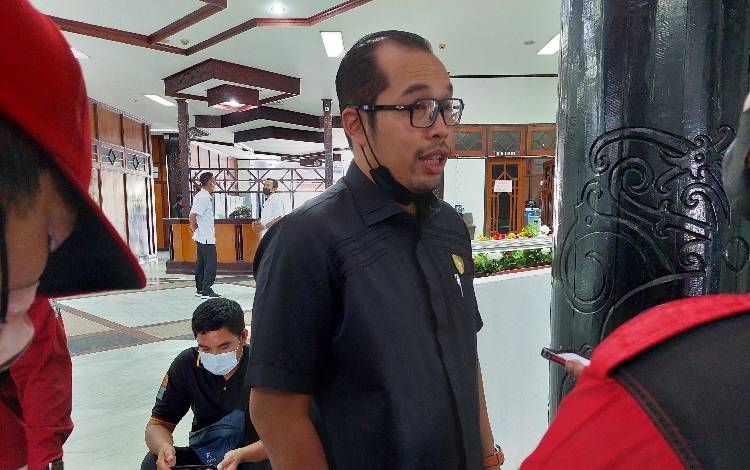Sekretaris Komisi IV DPRD Kalteng, Tomy Irawan. (FOTO: DONNY D/BORNEONEWS)