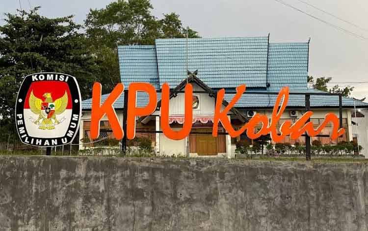 Kantor KPU Kobar. (FOTO: DANANG)