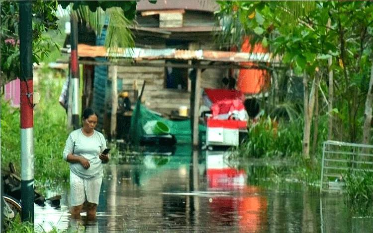 Banjir yang terjadi disalah satu wilayah di Kalteng saat ini. (FOTO: DONNY D)