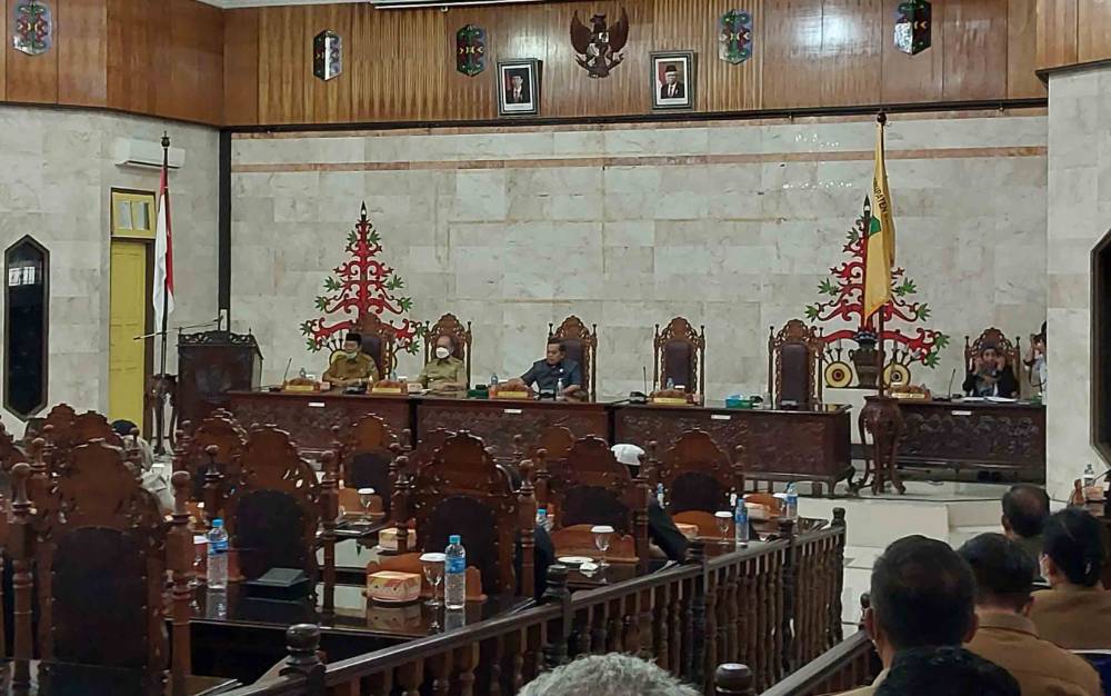 Suasana saat Rapat paripurna ke-3 masa persidangan I DPRD Kapuas pada Selasa, 27 September 2022. (FOTO: DODI)