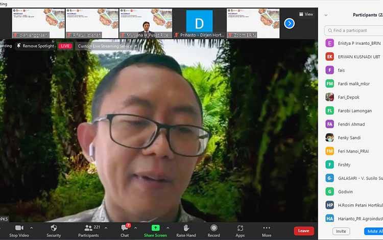 Kepala Divisi UKMK BPDPKS, Helmi Muhansyah dalam webinar Produk Sawit untuk Hortikultura-Kemitraan UKMK Antarsektor yang dilaksanakan pada Selasa, 4 Oktober 2022 lalu. (FOTO: TESTI PRISCILLA)