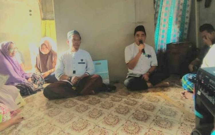 Anggota DPRD Kalteng, Sirajul Rahman (kanan) saat melaksanakan reses di Barito Utara. (DOK RESES SIRAJUL RAHMAN)