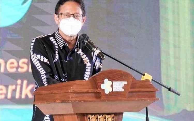 Menteri Kesehatan RI Budi Gunadi Sadikin saat berpidato pada pembukaan pameran Hari Kesehatan Nasional (HKN) ke-58 di ICE BSD, Tangerang, Kamis (3/11/2022). (ANTARA/HO-Kemenkes).