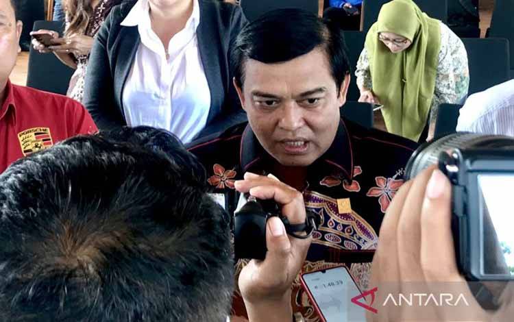 Plt. Direktur Jenderal Imigrasi Kementerian Hukum dan HAM RI Widodo Ekatjahjana memberi pernyataan kepada media selepas acara peluncuran visa rumah kedua (second home visa) di Badung, Bali, Selasa (25/10/2022). ANTARA/Genta Tenri Mawang